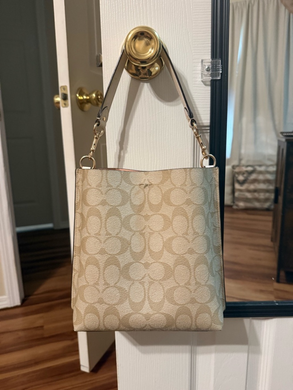 Coach Mollie Bucket Bag in Signature Canvas - Picture 3 of 6